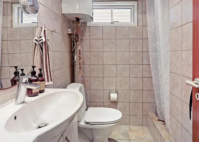 3 Bedroom Cozy In Vaeggerlose *