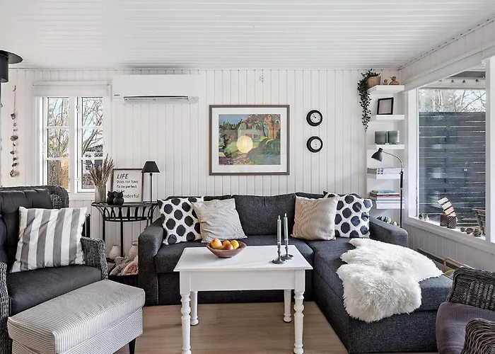 Semesterbostad 3 Bedroom Cozy In Vaeggerlose *
